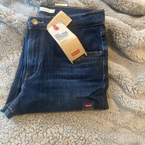 NWT Levis straight 724